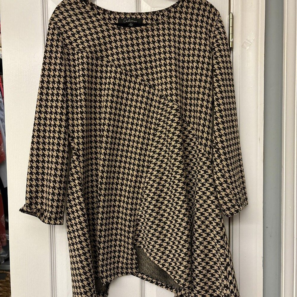 Calessa Black & Khaki Knit Asymmetrical Tunic Top. Size L. Herringbone Design.